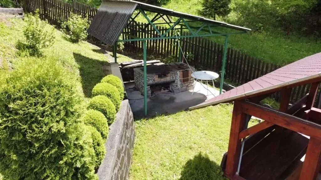 Cazare in inima padurii la Colibita, cu acces imediat la lac