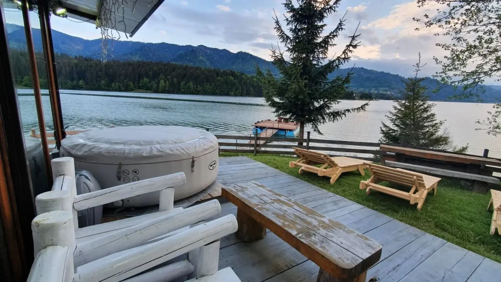 Despre noi, Vila Franceza Cazare langa lac colibita