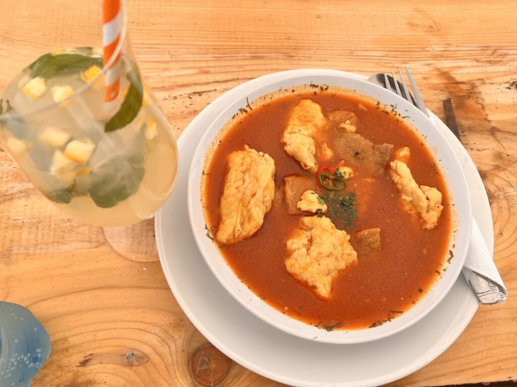 tochitura ardeleneasca, restaurant colibita