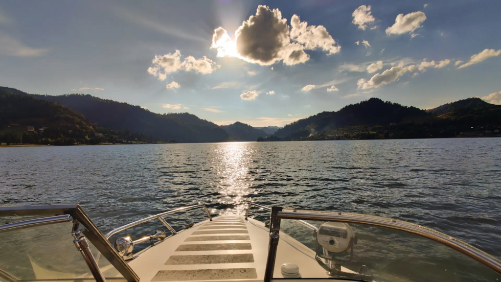 plimbare cu barca, lacul colibita bistrita