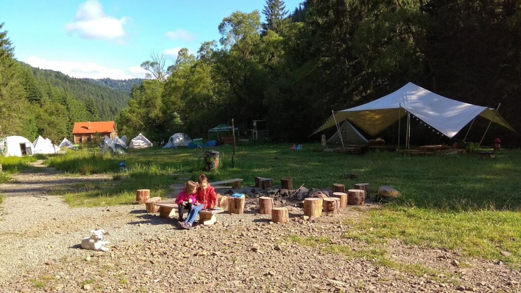 camping cu copii
camping cu cortul
camping la munte
camping copii
camping cu rulota
cazare camping la munte
lista necesar camping
locuri de camping la munte
echipament camping si drumetii
camping