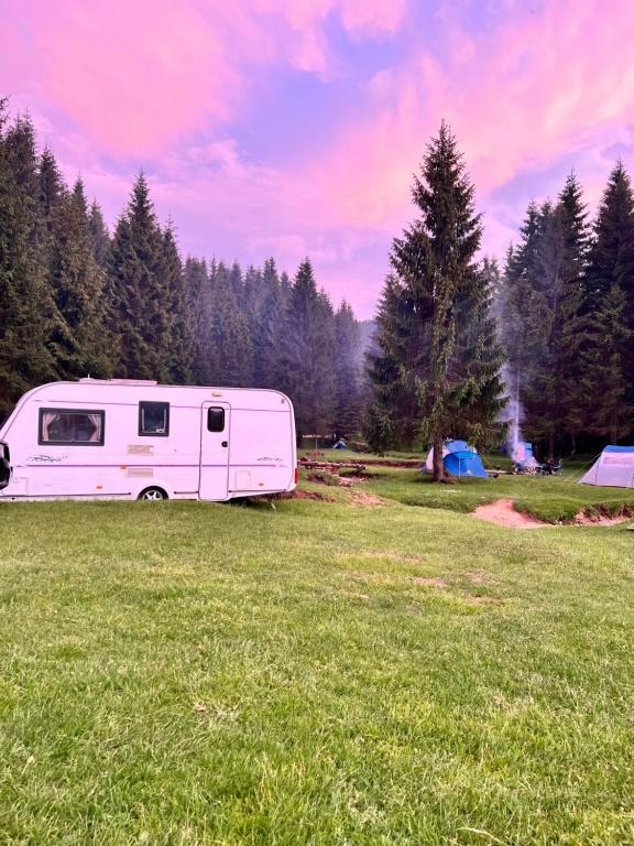 locuri de camping,
camping,
camping corturi,
echipament camping,
lista necesar camping